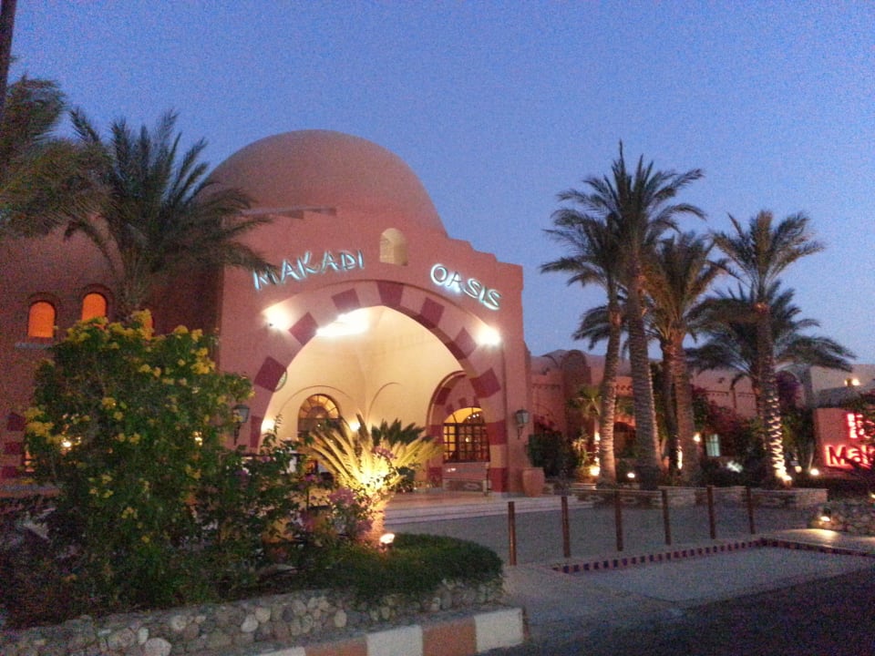 Hoteleingang Jaz Makadi Oasis Resort