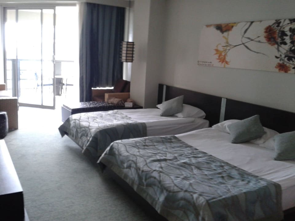 Zimmer bietet eine Menge Platz Limak Lara Deluxe Hotel & Resort