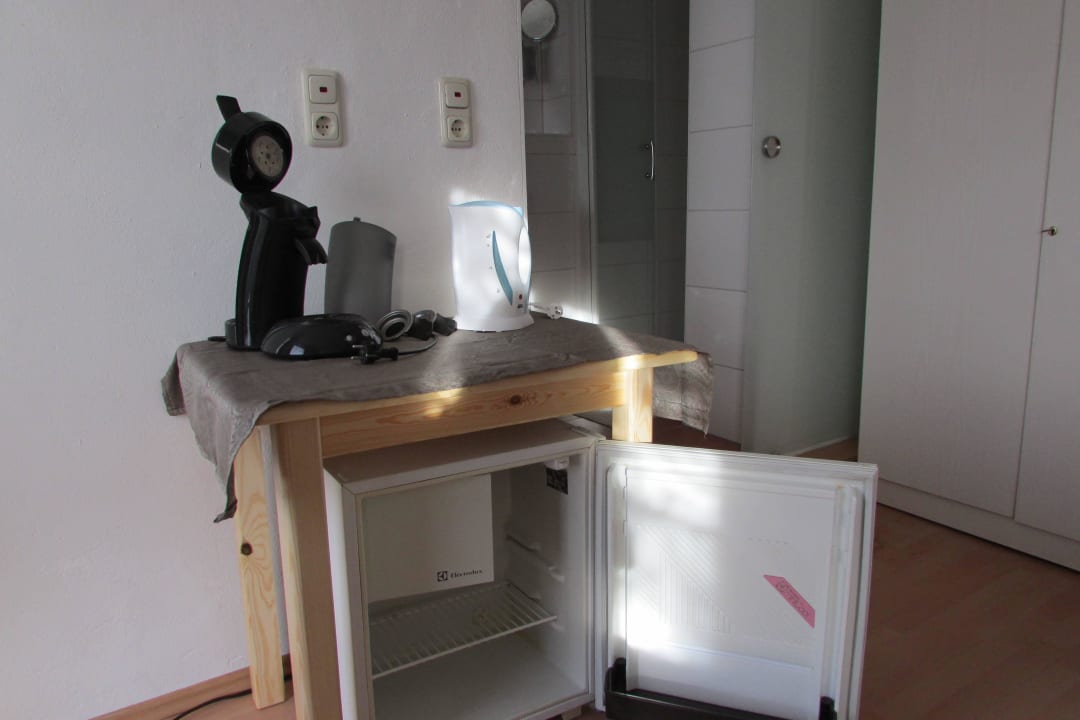 Grundausstattung in jedem Zimmer Pension Liebl