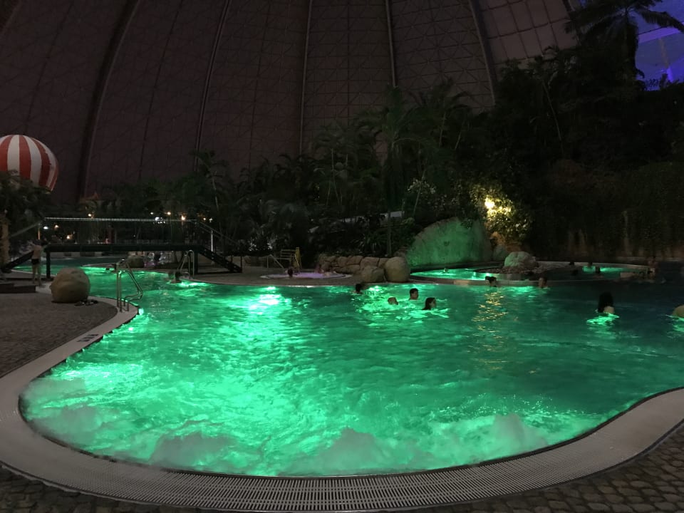 Pool Tropical Islands Resort