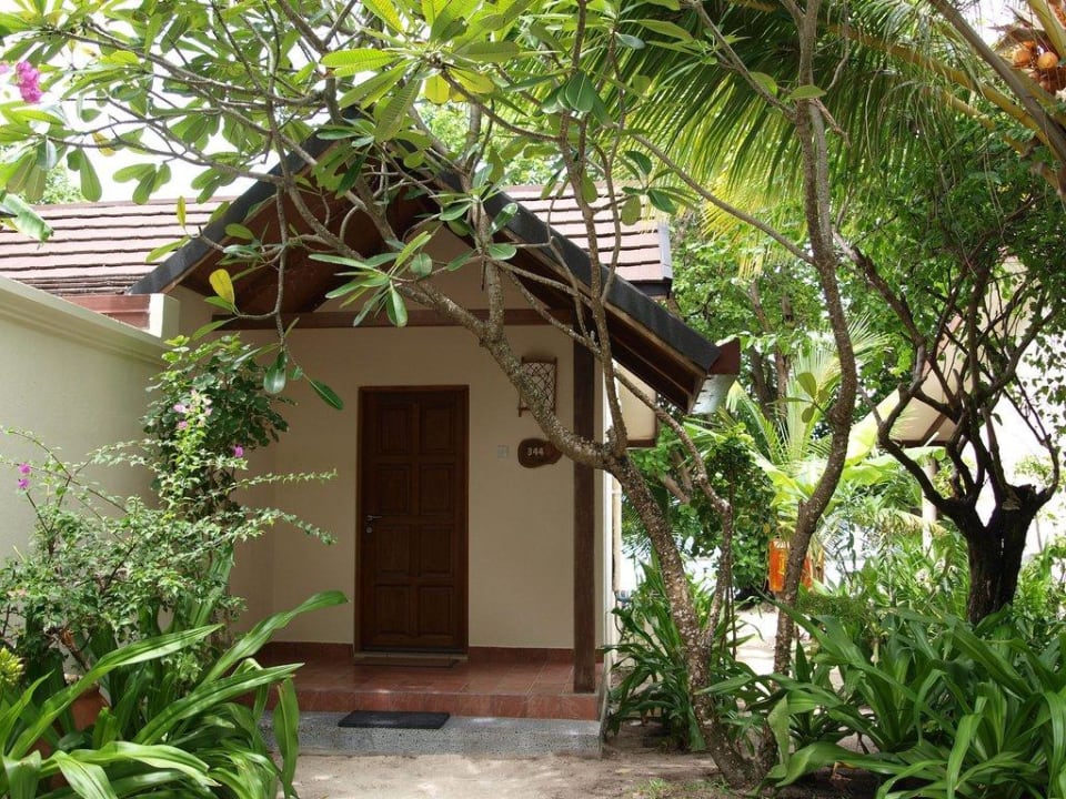 Bungalows im Blue Lagoon Kuramathi Maldives