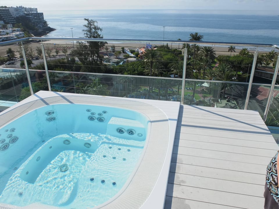 Super Wirlpool auf dem Hotteldach Bull Costa Canaria & Spa - Adults only