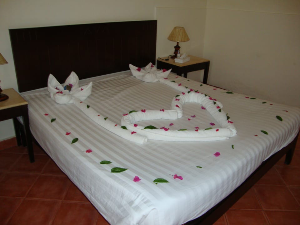 Kreatives Bettenmachen Three Corners Equinox Beach Resort