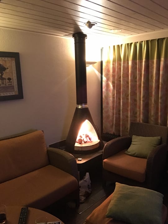 Wohnbereich mit Kamin Center Parcs De Kempervennen