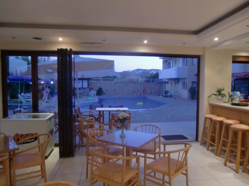 Bar, Sitzgelegenheiten, Pool Hotel & Apartments Dimitra