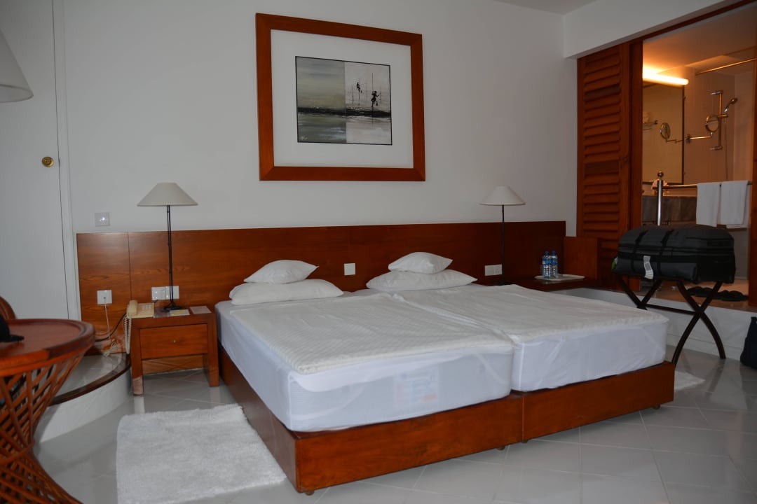 Leider 2 Betten die immer ausrutschen Hotel Lanka Princess Ayurveda