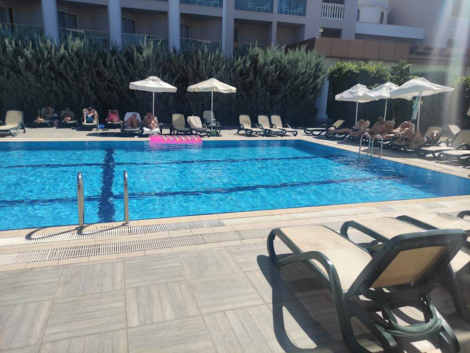 Pool Side Crown Serenity