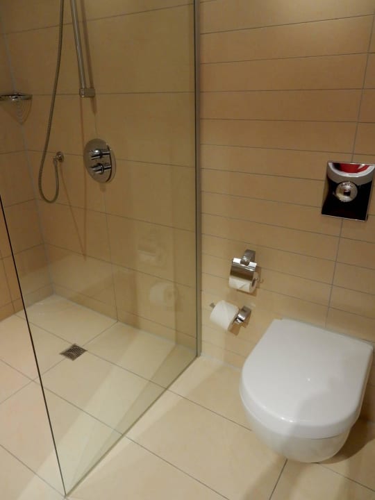 Bad mit begehbarer Dusche Best Western Plus Hotel Ostertor