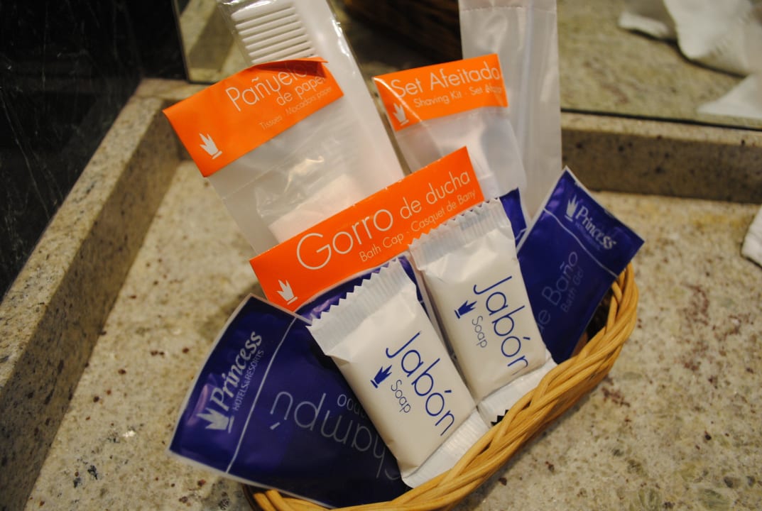 Bad mit den üblichen Pröbchen La Palma Princess