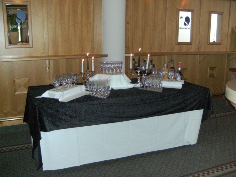 Sektempfang vor dem Theaterdinner Aldiana Club Ampflwang