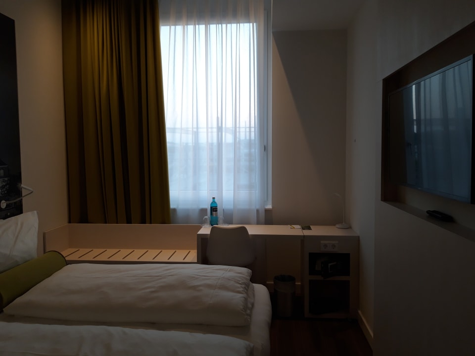 Zimmer Super 8 by Wyndham Mainz Zollhafen