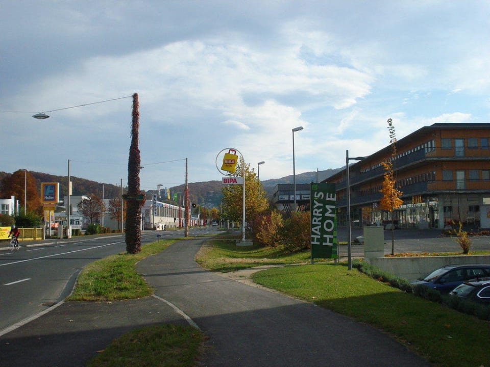 Zugang Hotel Harry's Home Linz