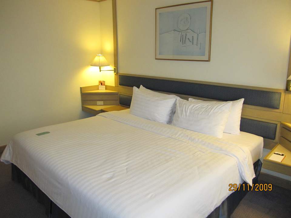 Hotel Amari Atrium  Grand Mercure Bangkok Atrium