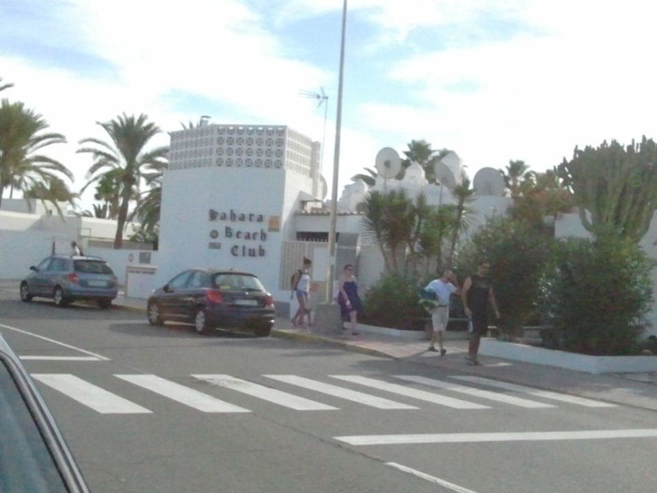 Eingang Sahara Beach Club