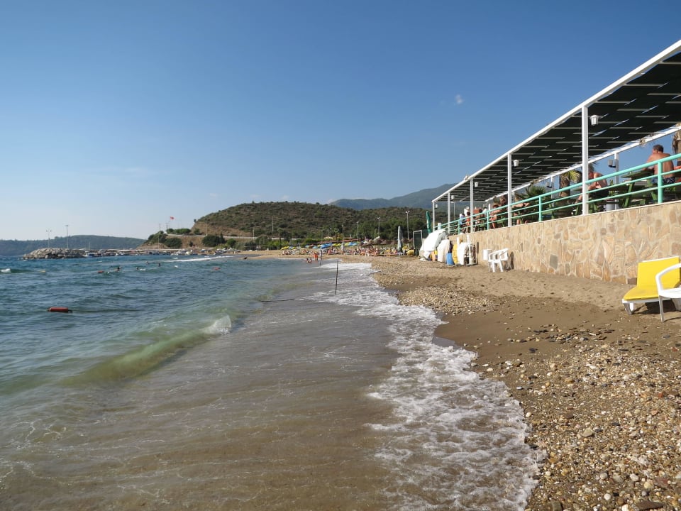 Kies-/Snadstrand. Hotel Grand Efe