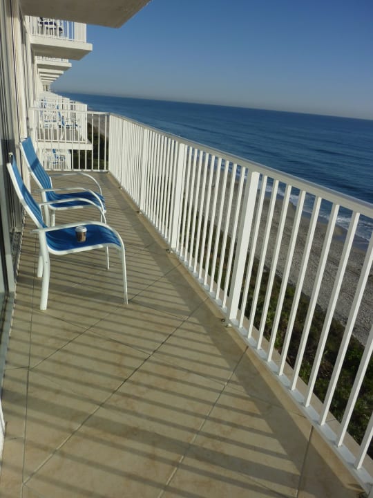 Balkon Radisson Suite Hotel Oceanfront