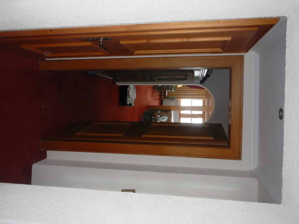 Eingangsbereich mit Blick Richtung Elternbereich Ski- und Wanderhotel Jägeralpe