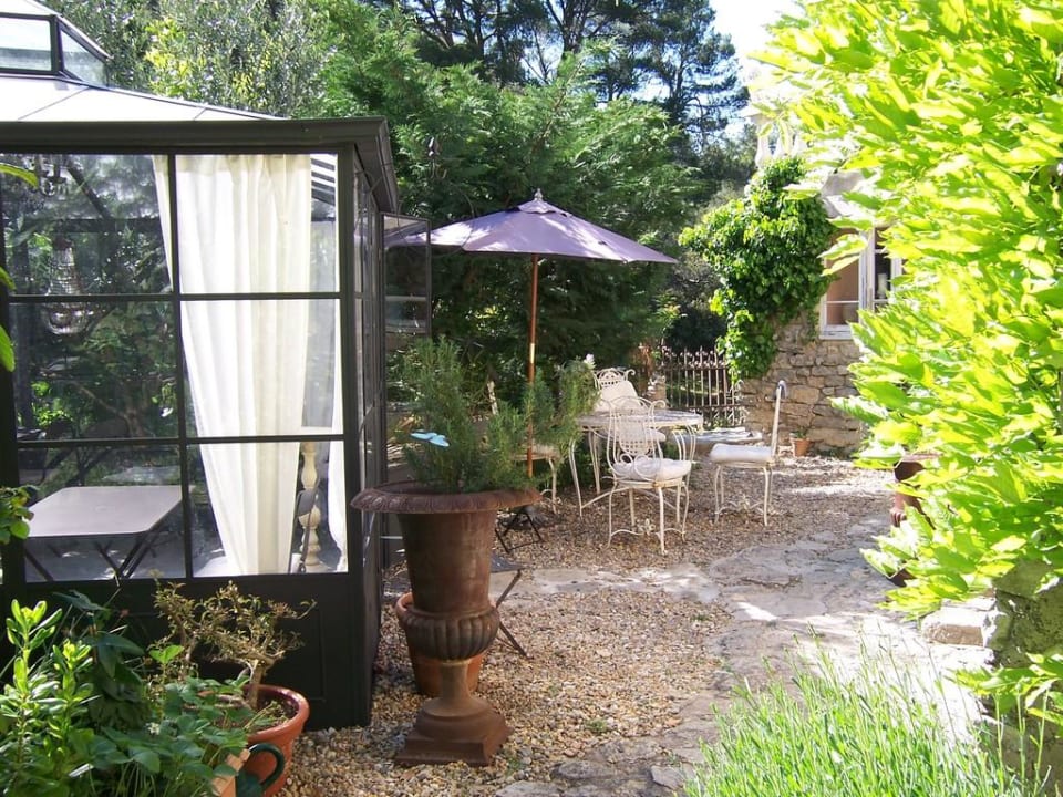 Terrasse Hotel La Bergerie St. Gens