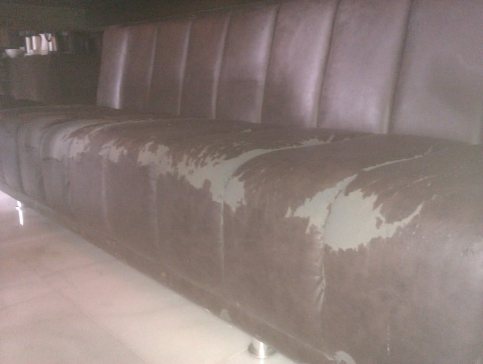 Sofa im Frühstücksraum  Hotel Saboia