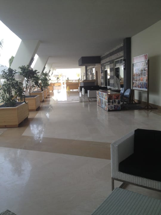 Eine Bar der Poolanlage Seaden Sea Planet Resort & Spa