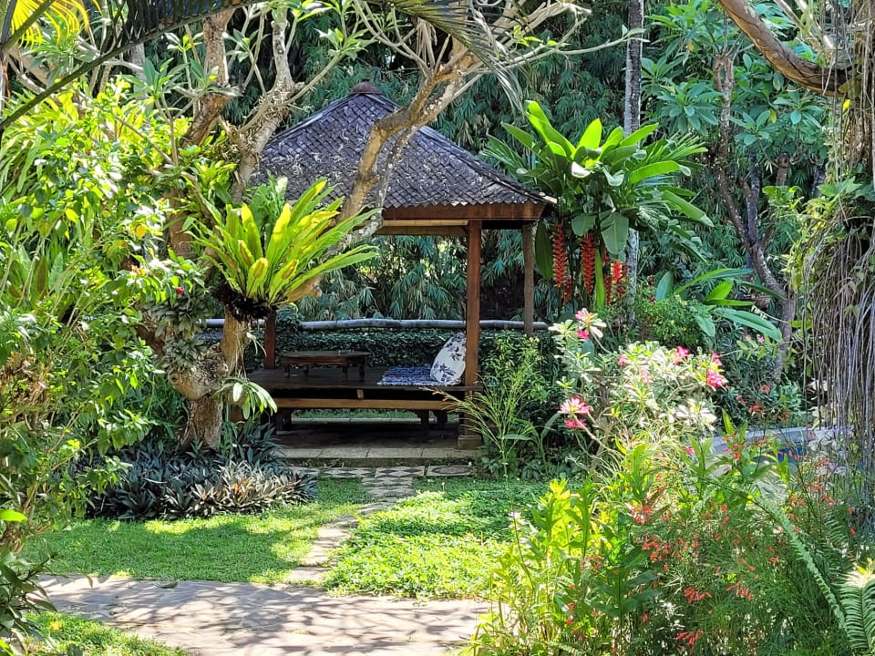 Gartenanlage Saraswati Holiday House