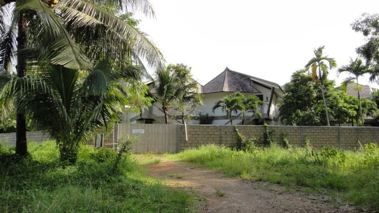 Вид со стороны пляжа Peace Laguna Resort and Spa