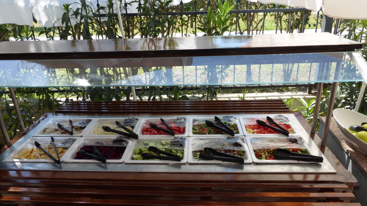 Salatbuffet von der Hähnchenbraterei Aydinbey Kings Palace & Spa