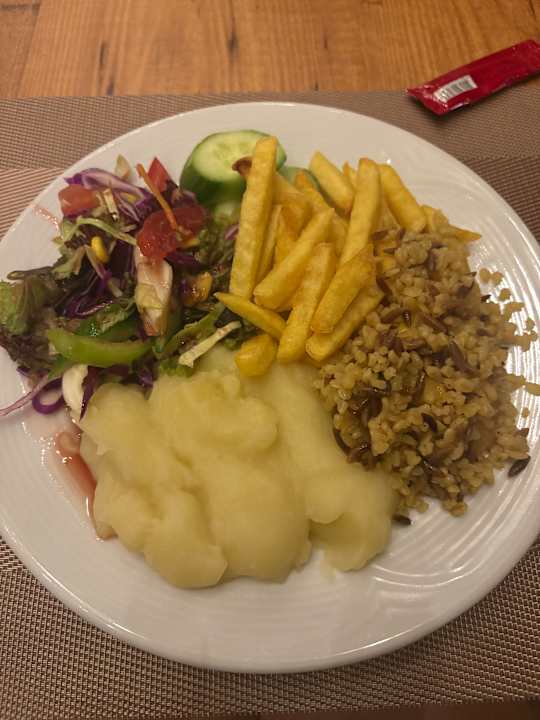 Gastro Sunmelia Beach Resort