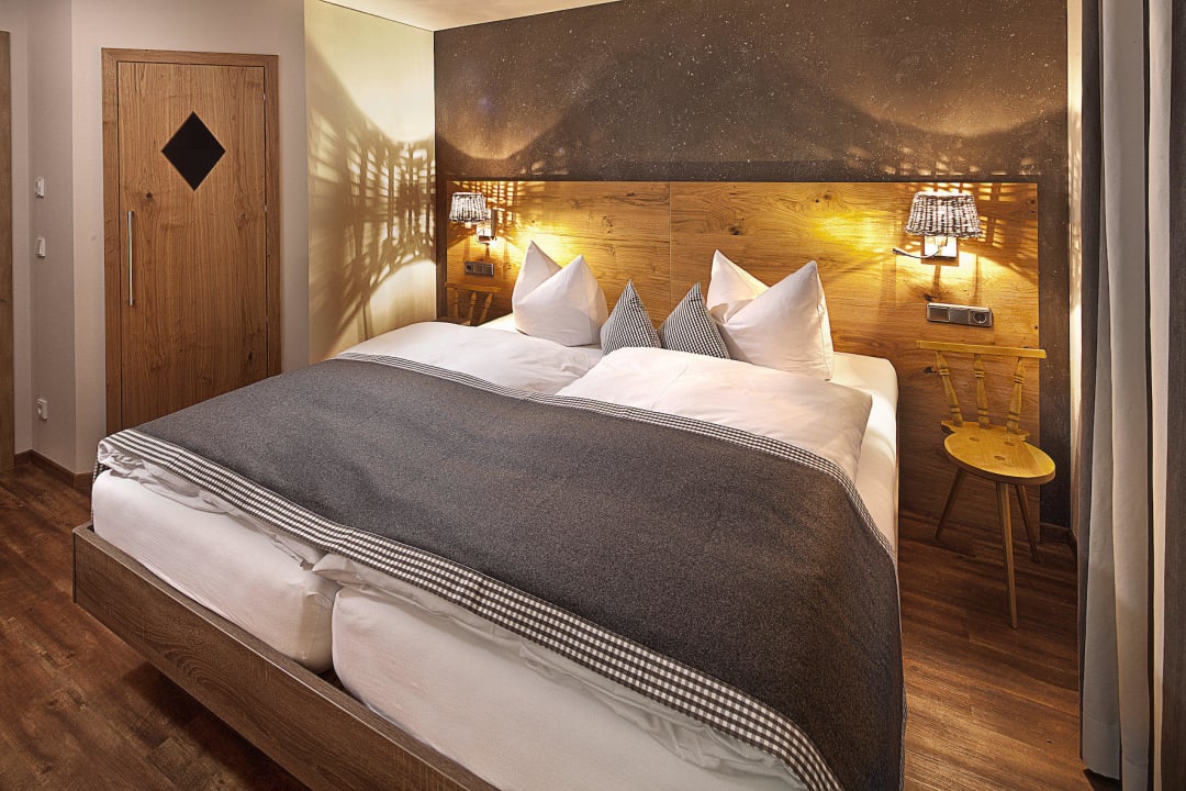 Schlafzimmer - bedroom Alpenhaus Steiner