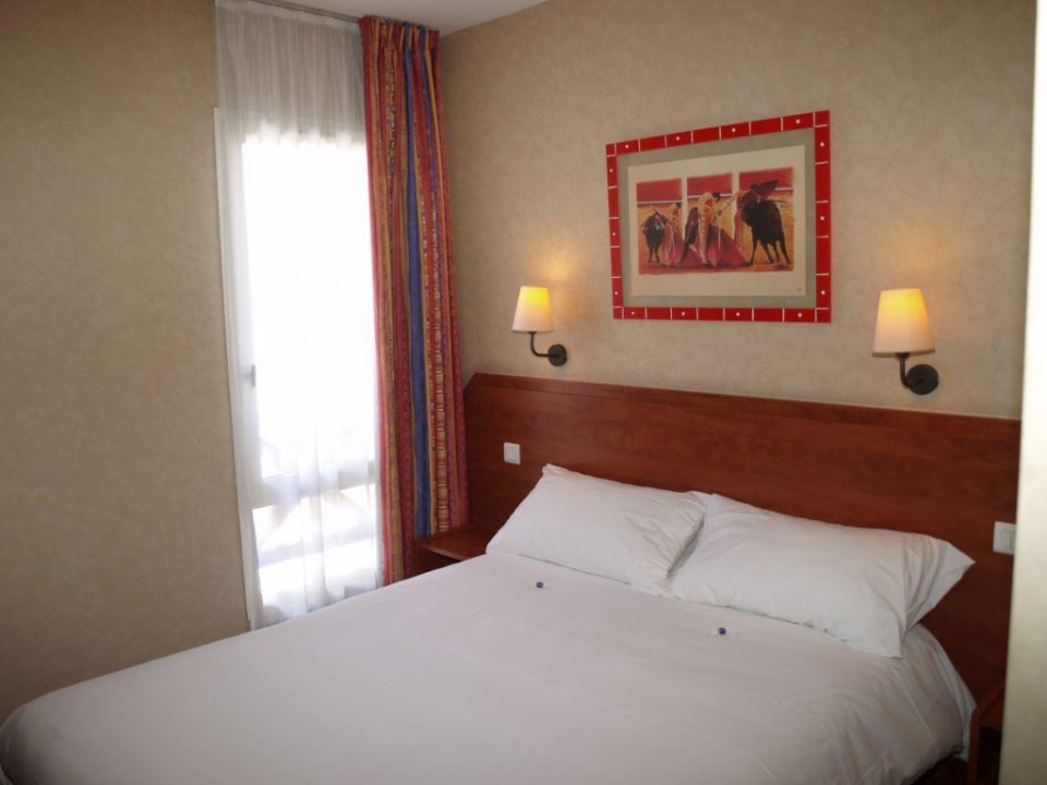 Chambre Kyriad Hotel Nimes Ouest