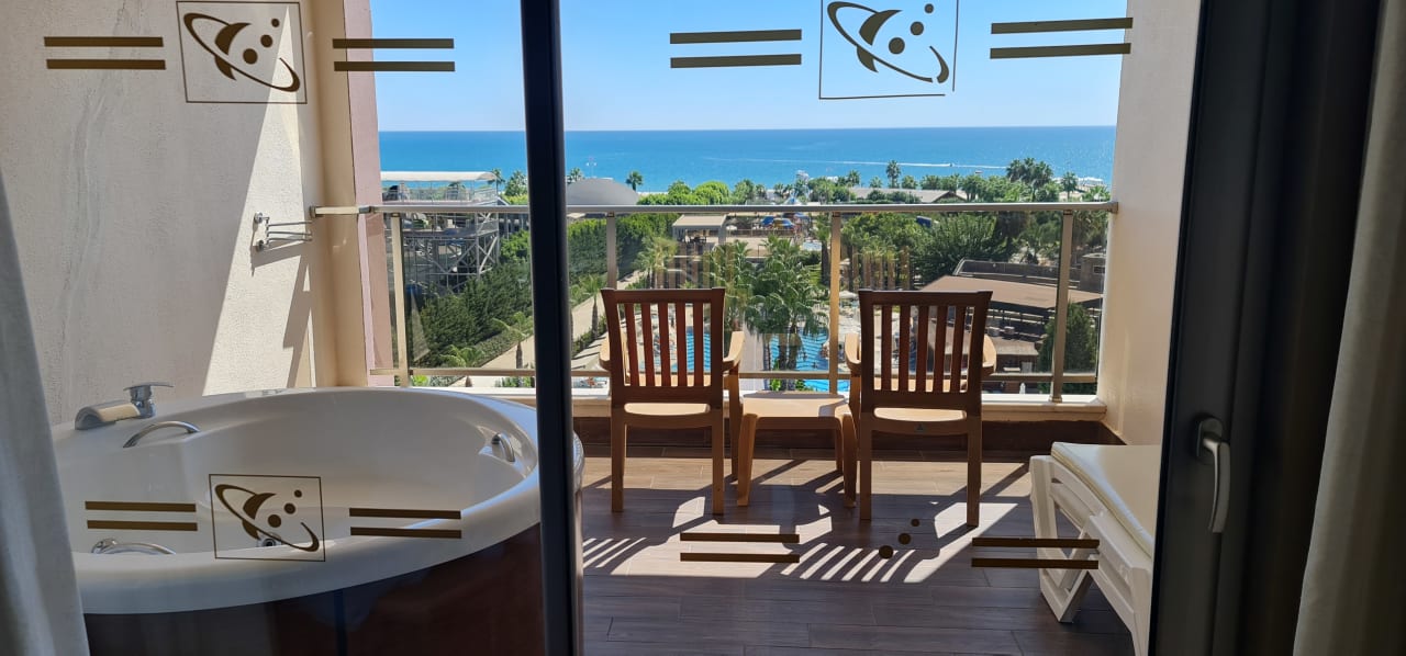 Zimmer Saturn Palace Resort Hotel