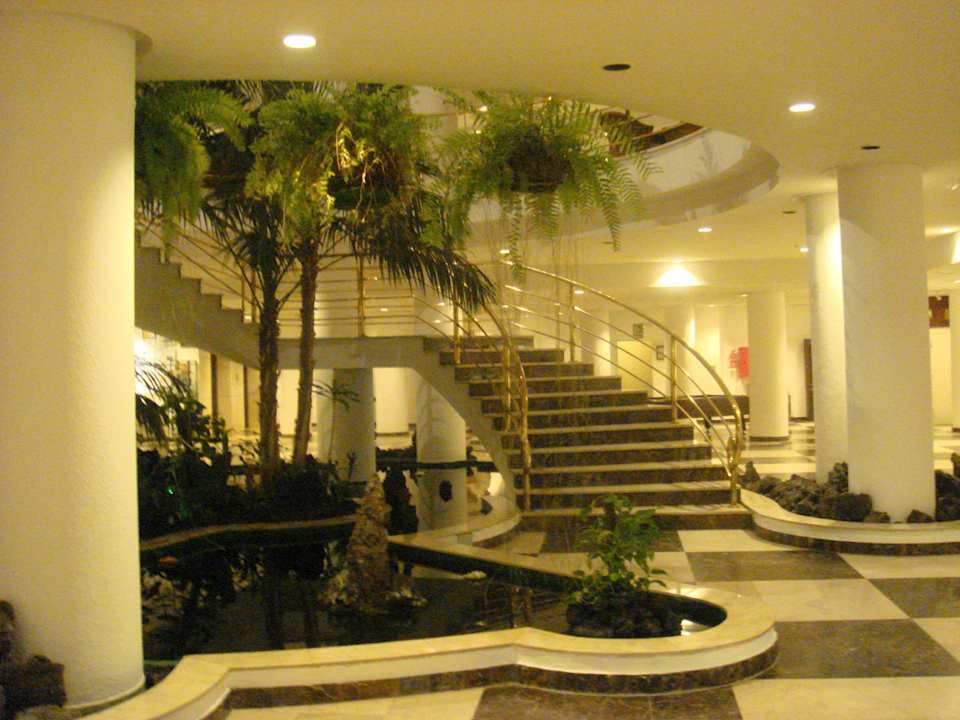 Halle - Eingang vom unteren Pool Melia La Palma Hotel