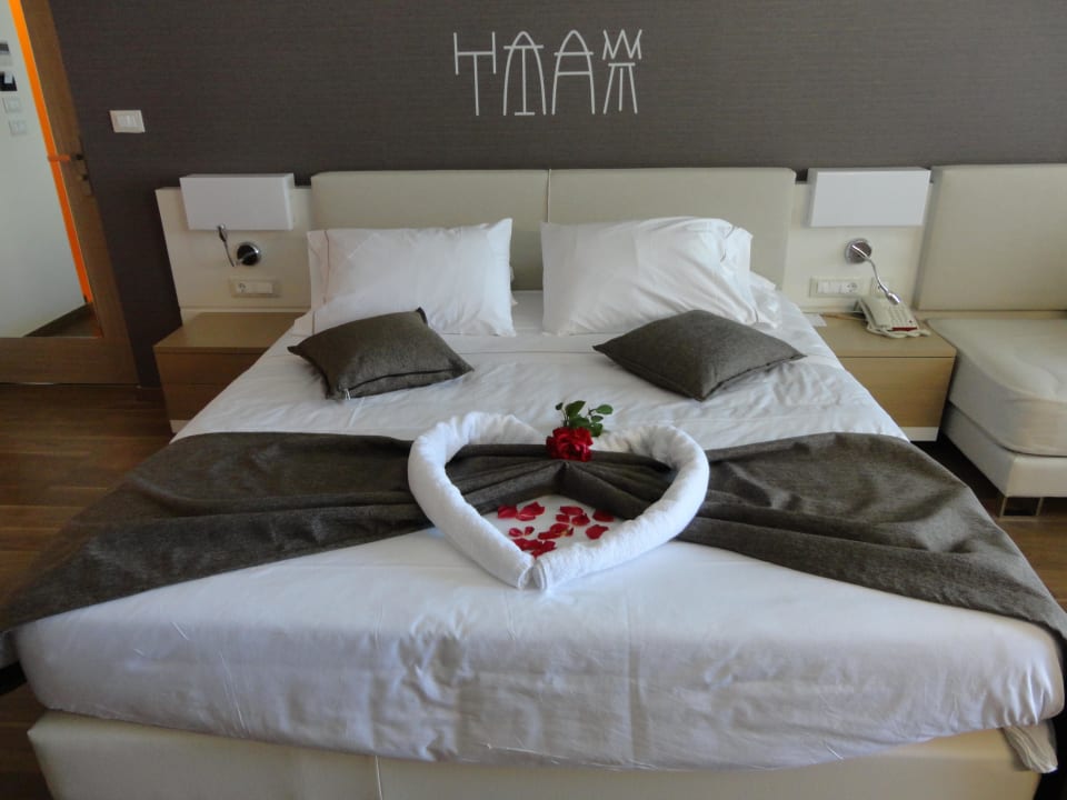 Unser Zimmer bei Ankunft  Avra Imperial Hotel