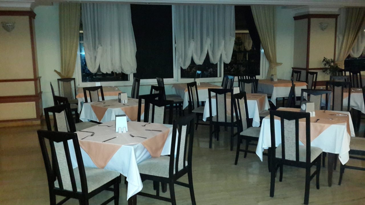 Это было ночью...не пугайтесь что нет еды! Holiday Park Resort