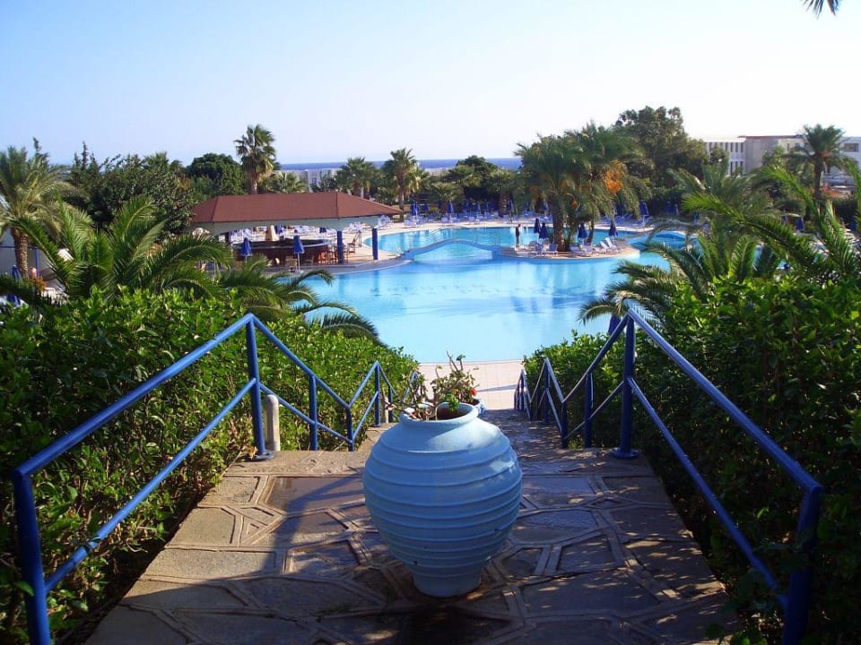 Blick auf den Pool Kresten Palace Hotel