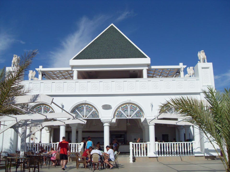 Bar am Strand Kamelya Aishen Club