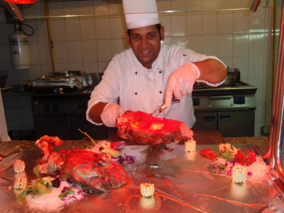 Frisch gebratene Rinderkeule Hotel Gorgonia Beach Resort
