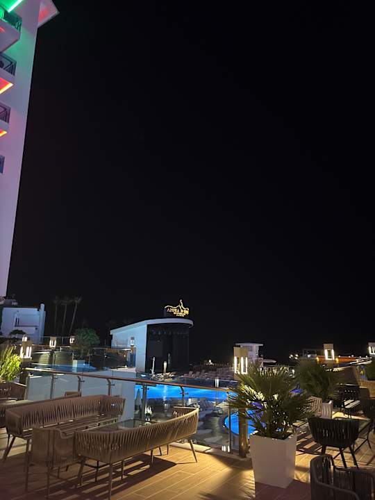 Lobby Azura Deluxe Resort & Spa Hotel