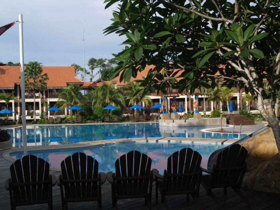 Blick zu den Pool View Bungalows Hotel Laguna Redang Island Resort
