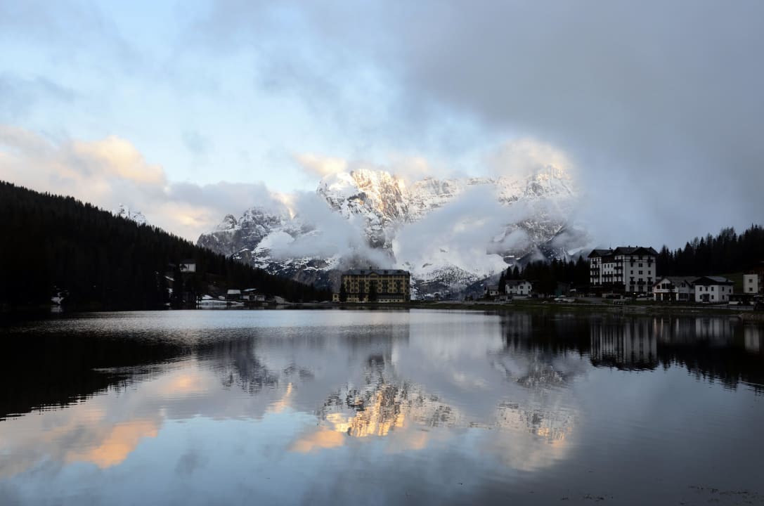 See mit Spiegelbild 1 Grand Hotel Misurina
