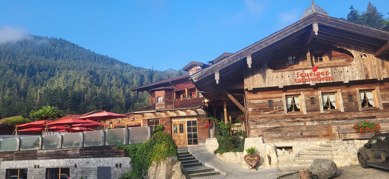 Außenansicht Hotel Feuriger Tatzlwurm