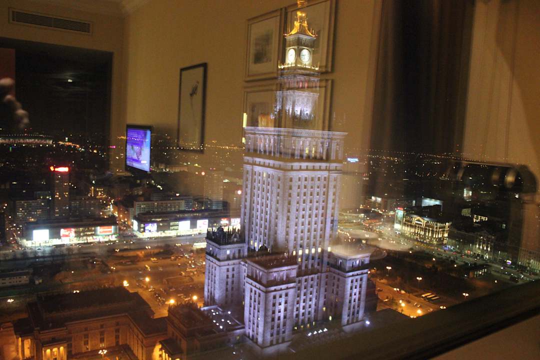 Widok na ic noc InterContinental Warszawa