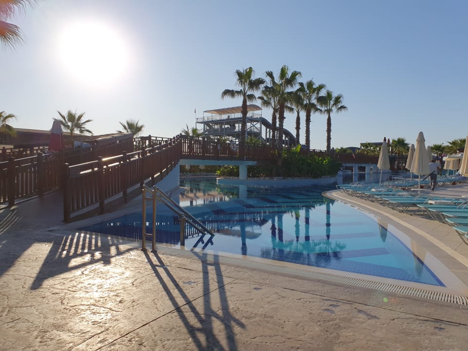 Pool Saturn Palace Resort Hotel