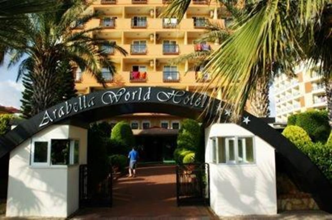 Hoteleingang Hotel Arabella World