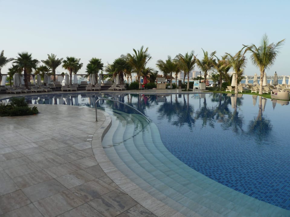 Hauptpool Waldorf Astoria Dubai Palm Jumeirah