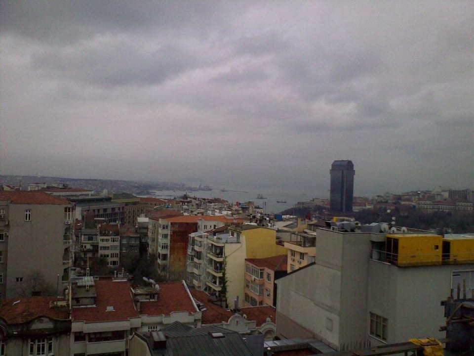 Ausblick von der Dachterrasse auf den Bosporus The Stay Boulevard Nisantasi