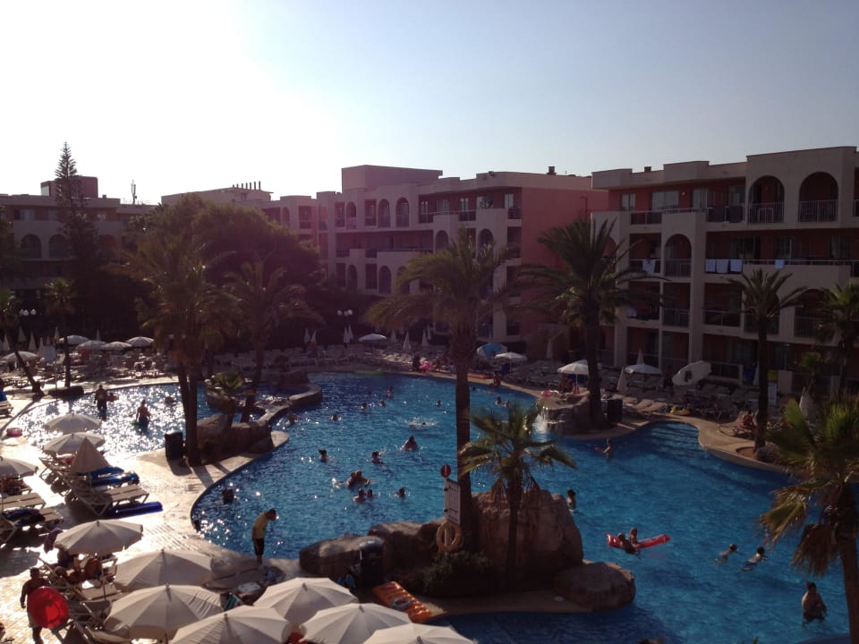 Der Pool von unserem Balkon aus Grupotel Alcudia Pins