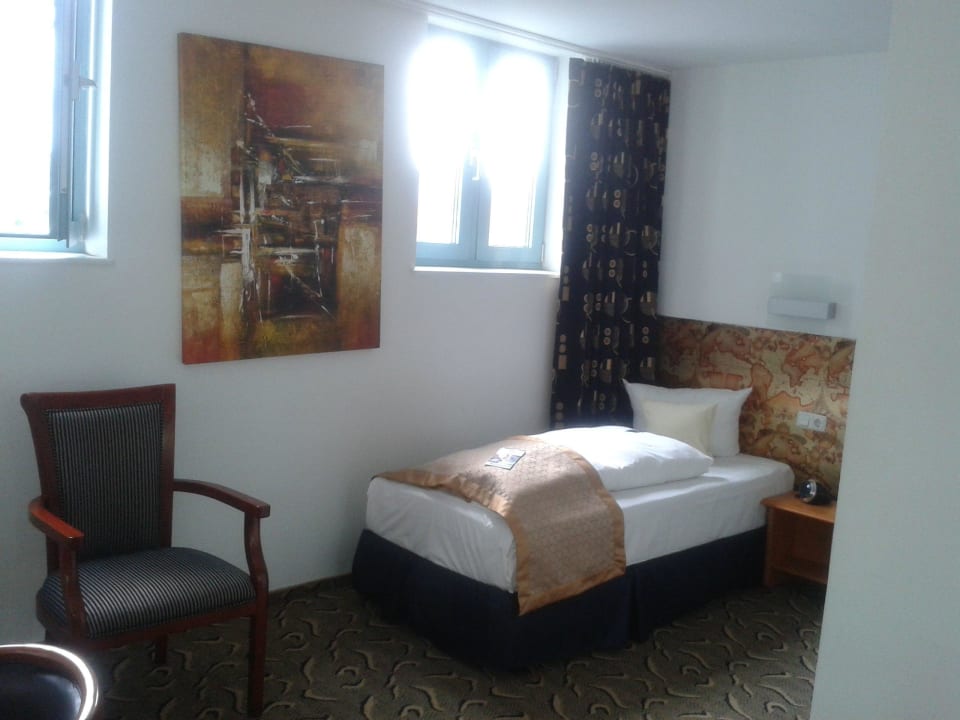 Das kleine Einzelzimmer Hotel Kiel by Golden Tulip