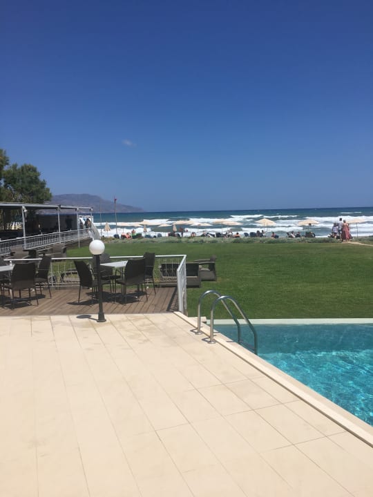 Pool Hotel Happy Days