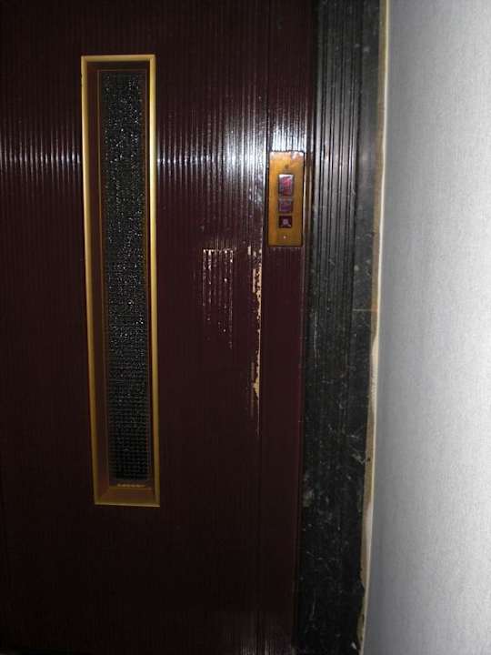 Lift modern Hotel Grand Emin